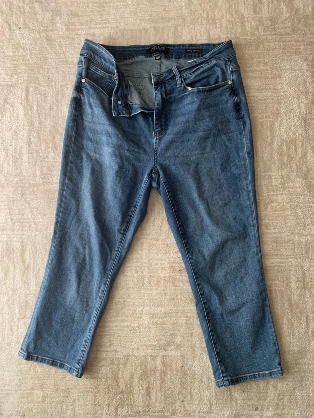 Judy Blue Los Angeles Skinny Fit Capris Denim Jeans